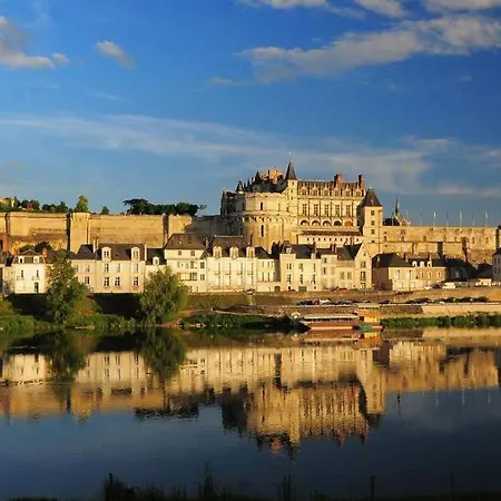 Le Saint Martin / Cathedrale 아파트 투르