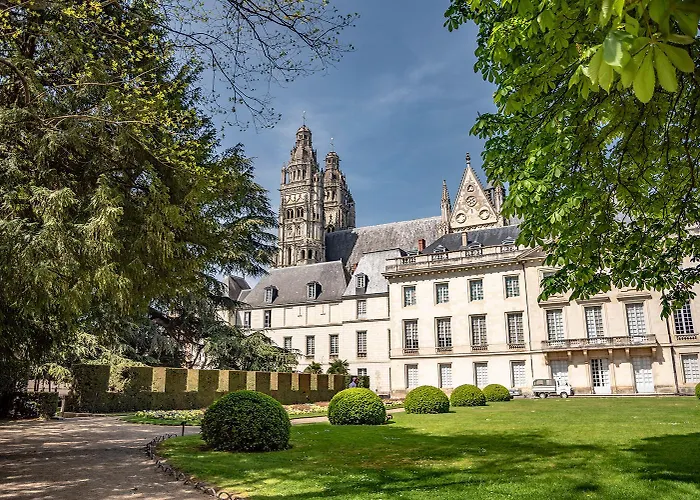 Le Saint Martin / Cathedrale Daire